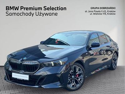 Czarny carbon m metalizowany Używany 2024 BMW 520 Shadowline Sedan/Limuzyna | 299 900 zł (Drogi)