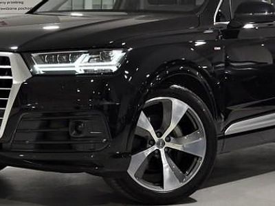 Czarny Używany 2018 Audi Q7 S-Line SUV | 209 900 zł