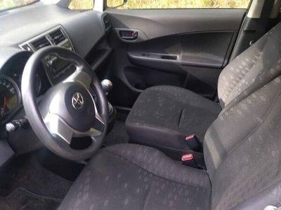 Czarny Używany 2011 Toyota Verso-S Minivan | 25 800 zł