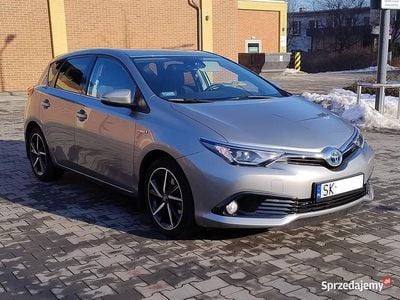 Srebrny Używany 2017 Toyota Auris Hybrid Hatchback | 62 900 zł (Dość drogi)
