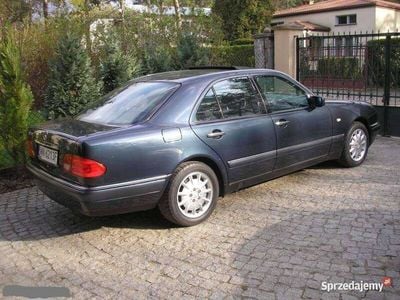 Granatowy Używany 1997 Mercedes E420 Elegance Sedan/Limuzyna | 39 000 zł