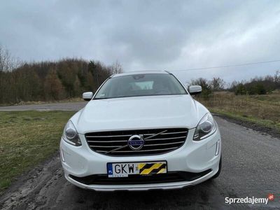 Biały Używany 2017 Volvo XC60 SUV | 87 000 zł (Uczciwa cena)