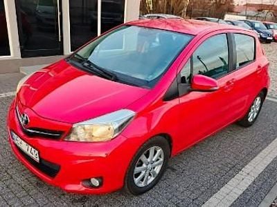 Czerwony Używany 2012 Toyota Yaris Hatchback | 26 500 zł (Dość drogi)
