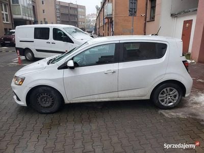 Biały Używany 2017 Chevrolet Sonic Hatchback | 15 700 zł