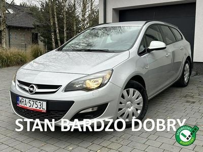 Srebrny (metalik) Używany 2015 Opel Astra Kombi | 26 900 zł (Dobra cena)