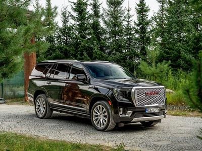 Czarny (metalik) Używany 2023 GMC Yukon SUV | 399 777 zł