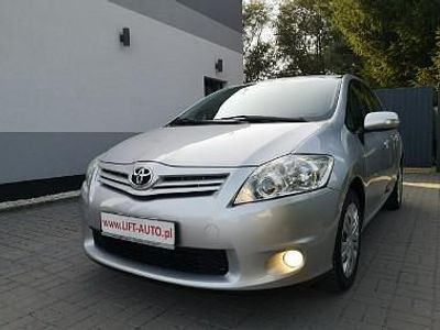 Używany Toyota Auris 132 KM (97 kW) 2011 Srebrny Hatchback