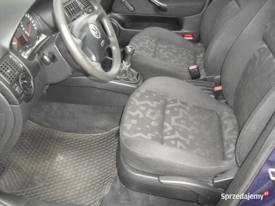 Używany VW Golf IV 2000 Granatowy Sedan/Limuzyna