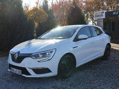 Używany Renault Mégane IV 115 KM (84 kW) 2019 Biały (metalik) Sedan/Limuzyna