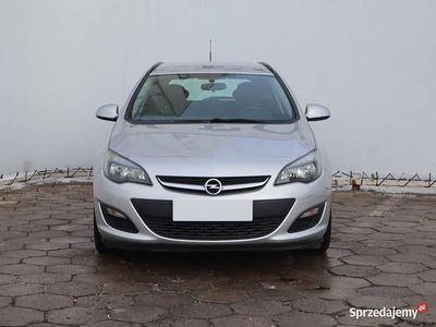 Srebrny Używany 2015 Opel Astra Kombi | 31 999 zł (Uczciwa cena)