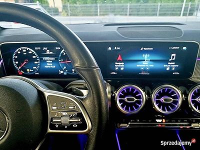 Czarny Używany 2020 Mercedes GLB200 SUV | 97 500 zł