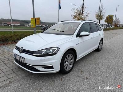 Biały Używany 2018 VW Golf VII Kombi | 57 000 zł (Uczciwa cena)