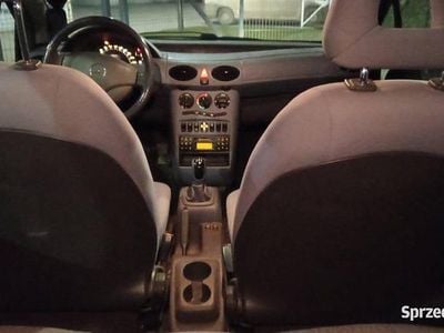 używany Mercedes A200 Rok