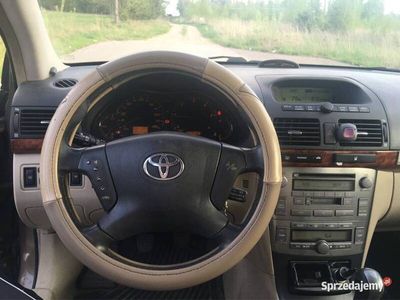 używany Toyota Avensis 2.0d