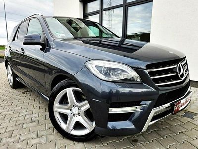 Szary (metalik) Używany 2012 Mercedes ML350 SUV | 79 999 zł