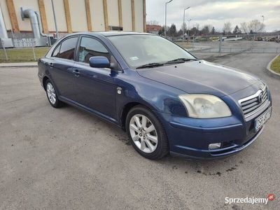 używany Toyota Avensis 