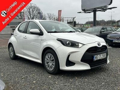 Biały (metalik) Używany 2022 Toyota Yaris Hybrid Hatchback | 54 900 zł (Dobra cena)