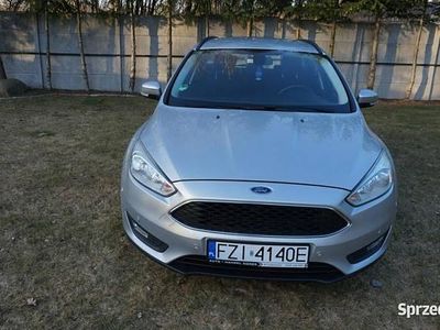 Używany Ford Focus 2015 Srebrny Kombi