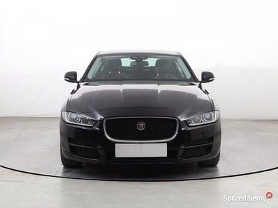 Używany Jaguar XE 180 KM (132 kW) 2016 Czarny Sedan/Limuzyna