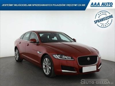 Używany Jaguar XF 2015 Czerwony Sedan/Limuzyna