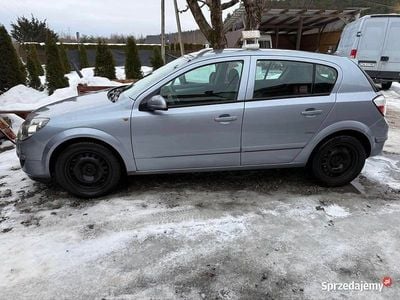 Używany Opel Astra 2004 Szary Hatchback