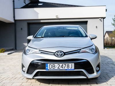 Srebrny Używany 2018 Toyota Avensis Premium Sedan/Limuzyna | 73 600 zł (Drogi)