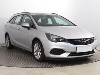 Srebrny Używany 2019 Opel Astra Kombi | 29 999 zł (Dobra cena)