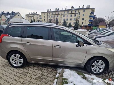 Używany Peugeot 5008 2011 Minivan