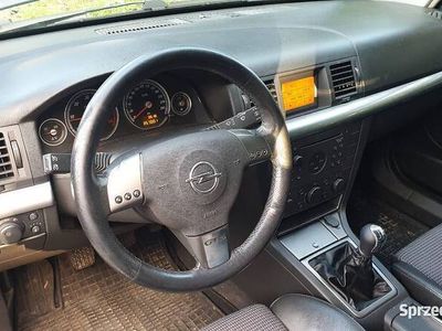 używany Opel Vectra GTS 2.2 DTi 2003r klimatyzacja 2x koła skóra