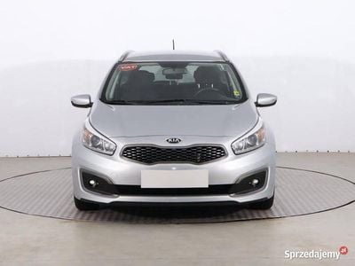 Srebrny Używany 2017 Kia Ceed Hatchback | 27 999 zł (Uczciwa cena)