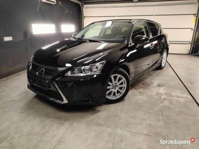 Lexus CT200h