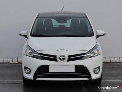 Używany Toyota Verso 2016 Biały Minivan
