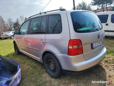 używany VW Touran 2.0 TDI uszkodzony silnik