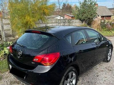 Czarny Używany 2010 Opel Astra Hatchback | 17 200 zł (Drogi)