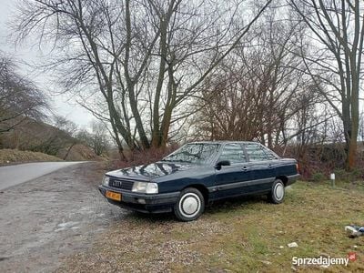 Używany Audi 100 1986 Granatowy Sedan/Limuzyna