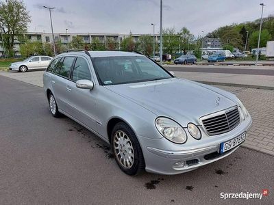 Srebrny Używany 2003 Mercedes E320 Kombi | 10 900 zł