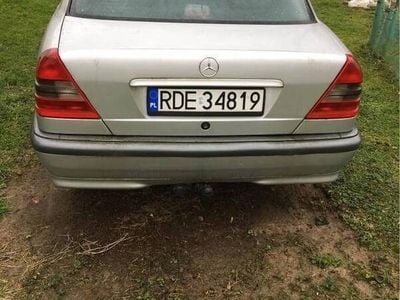 Używany Mercedes 220 1999