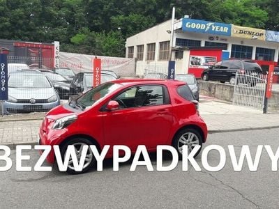 Używany Toyota iQ 98 KM (72 kW) 2010 Czerwony Hatchback