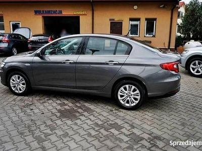 Używany Fiat Tipo 95 KM (69 kW) 2016 Szary Sedan/Limuzyna