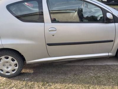 Używany Peugeot 107 68 KM (50 kW) 2008 Hatchback