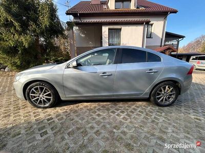 Używany Volvo S60 163 KM (119 kW) 2011 Srebrny Sedan/Limuzyna
