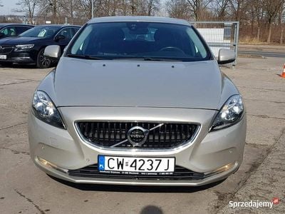 Używany Volvo V40 122 KM (89 kW) 2016 Złoty Hatchback