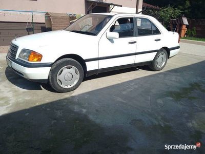 Używany 1993 Mercedes 180 Sedan/Limuzyna | 8900 zł