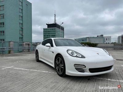 Porsche Panamera 4