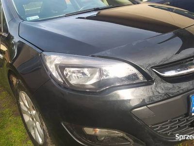 używany Opel Astra IV 1.6 Business uszkodzona niski przebieg jezdząc