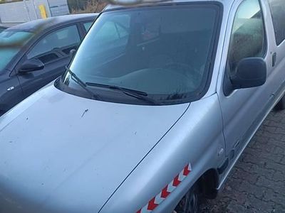 Używany Peugeot Partner 2001 Srebrny Minivan