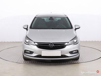 Srebrny Używany 2016 Opel Astra Kombi | 35 999 zł (Uczciwa cena)