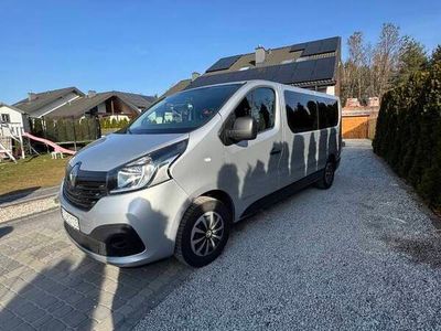 Srebrny Używany 2017 Renault Trafic Minivan | 81 900 zł