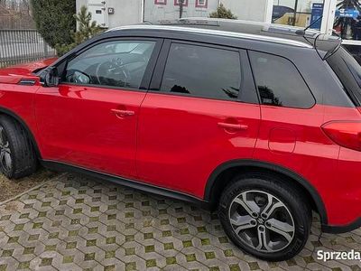 Czerwony Używany 2017 Suzuki Vitara SUV | 54 999 zł (Uczciwa cena)