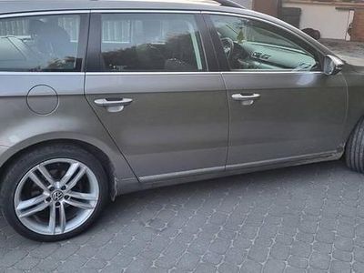 Złoty Używany 2013 VW Passat Kombi | 25 000 zł (Dość drogi)